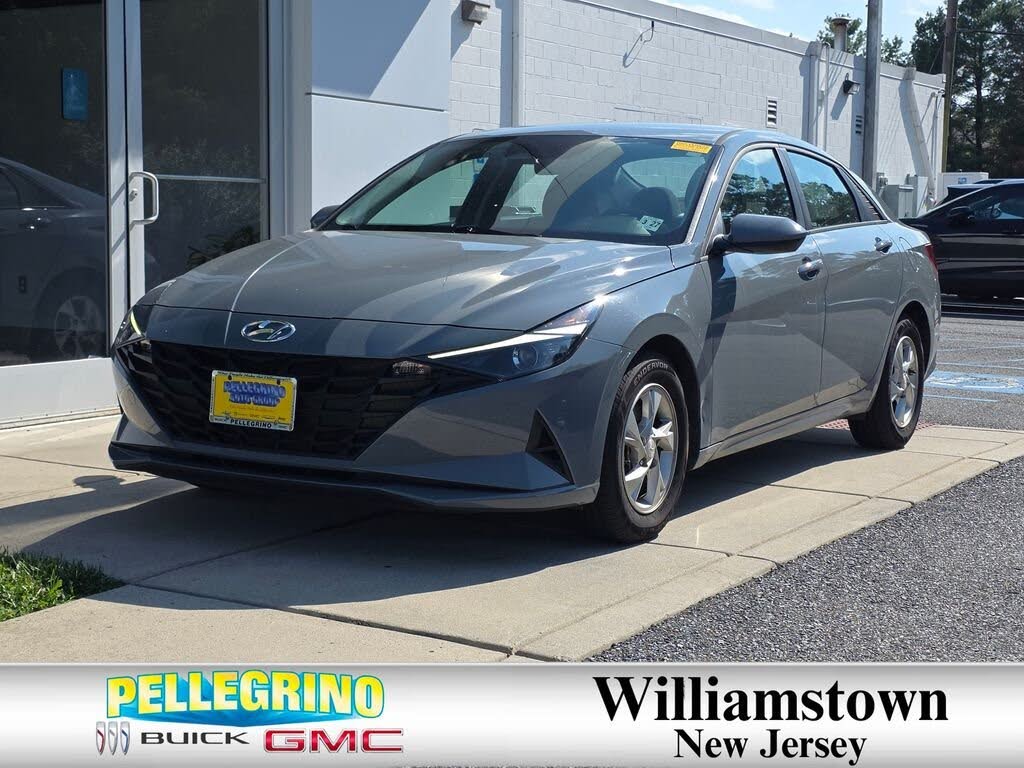 2022 Hyundai Elantra SE