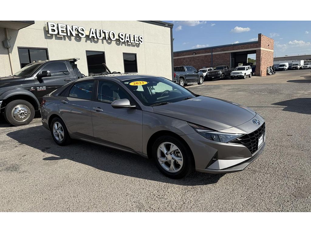 2023 Hyundai Elantra SE