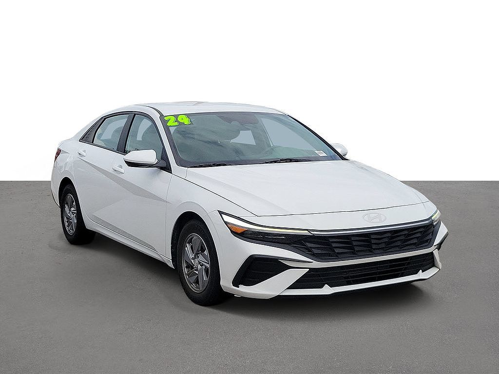 2024 Hyundai Elantra SE