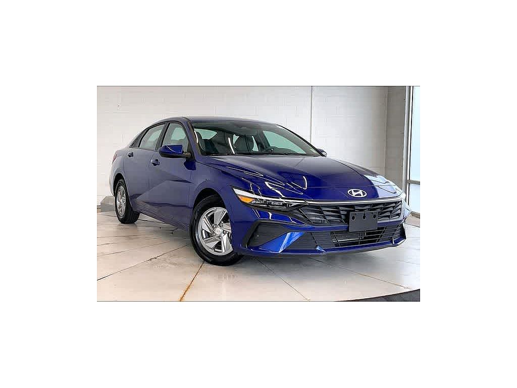 2024 Hyundai Elantra SE