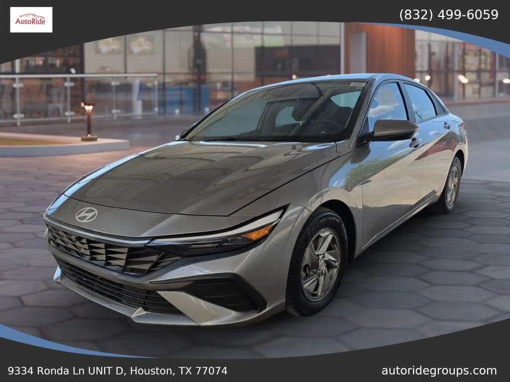 2024 Hyundai Elantra SE