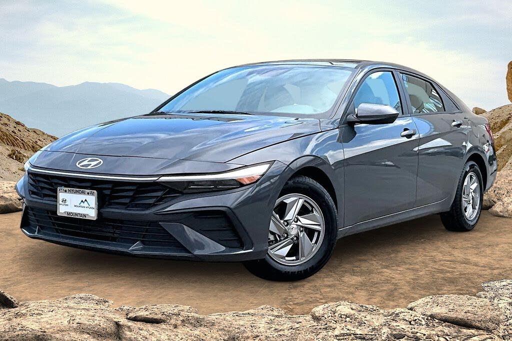 2024 Hyundai Elantra SE