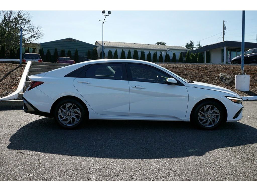 2024 Hyundai Elantra