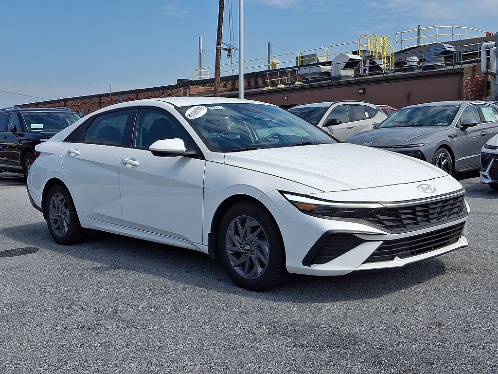 2024 Hyundai ELANTRA SEL