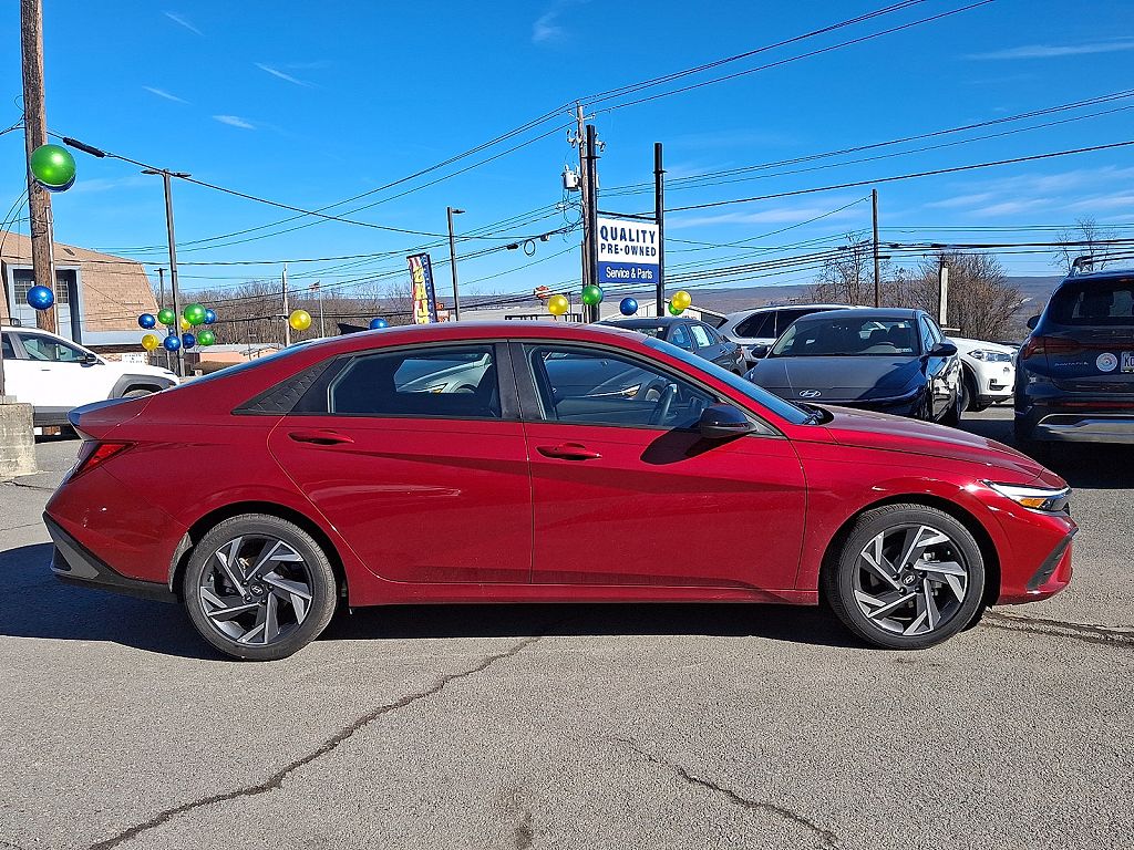 2025 Hyundai Elantra SEL Sport