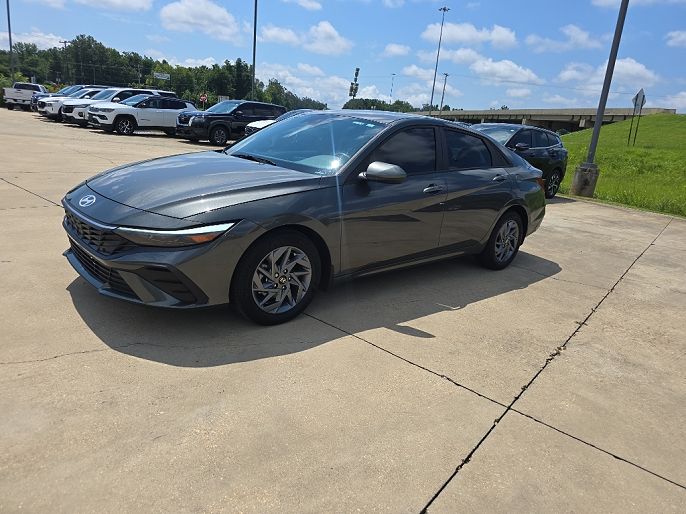 2024 Hyundai Elantra SEL listing photo