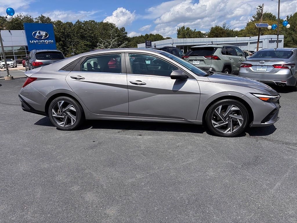 2024 Hyundai Elantra Hybrid Limited