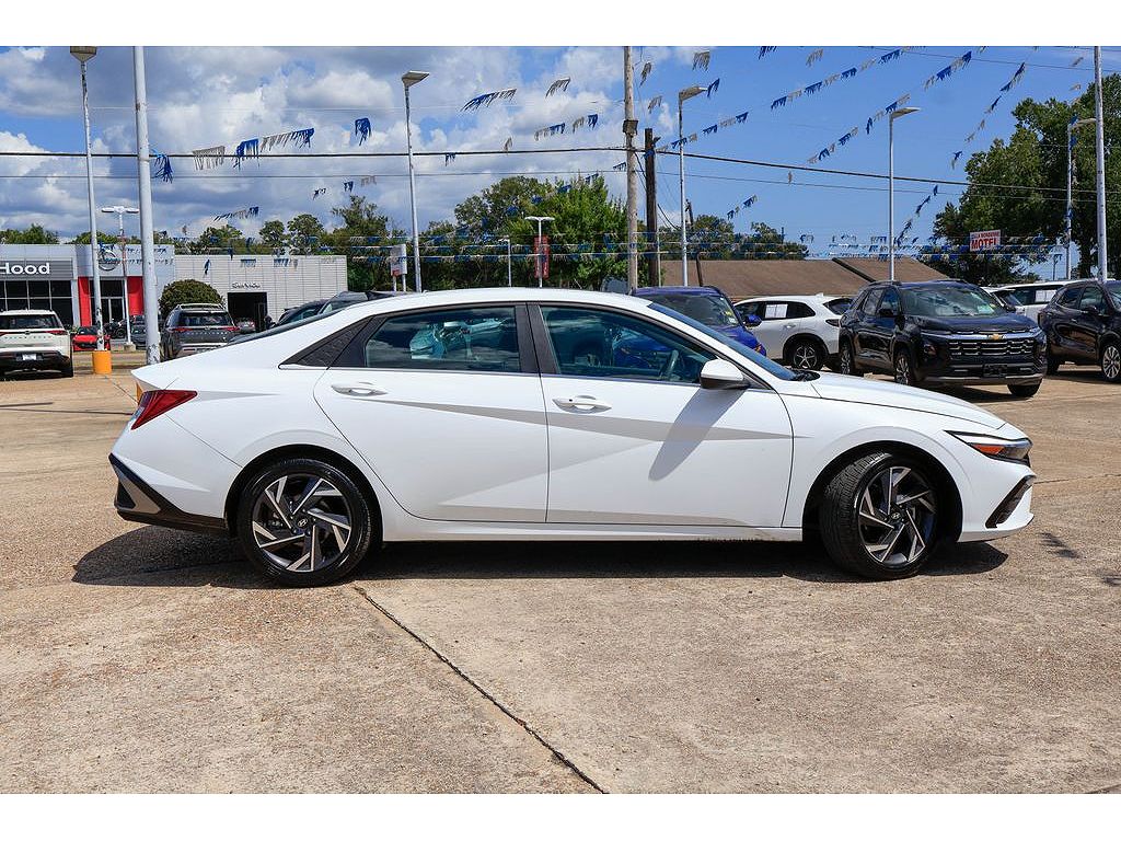 2025 Hyundai Elantra SEL Convenience