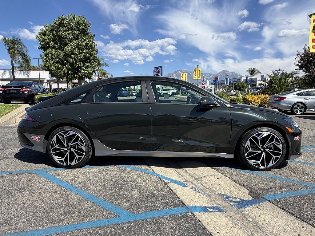 2024 Hyundai IONIQ 6 photo 1