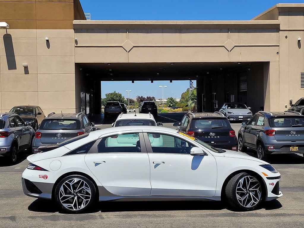 2024 Hyundai Ioniq 6 SEL