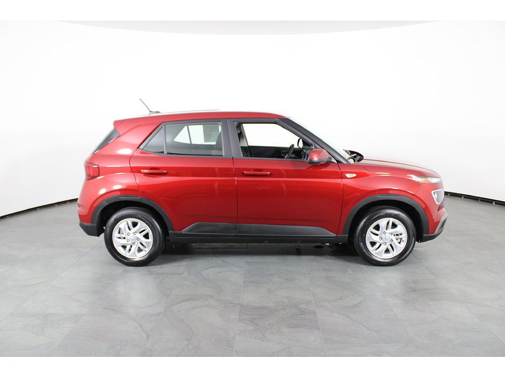 2025 Hyundai Venue SE