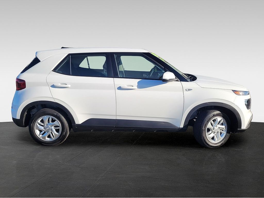 2026 Hyundai Venue SE