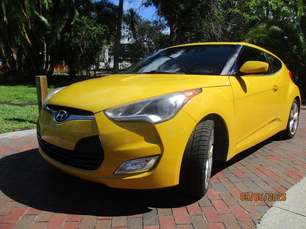 2016 Hyundai Veloster w/Black Interior