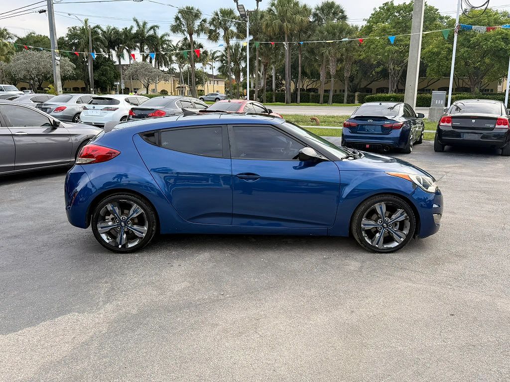 2016 Hyundai Veloster w/Black Interior