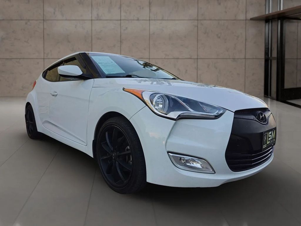2013 Hyundai Veloster w/Black Int