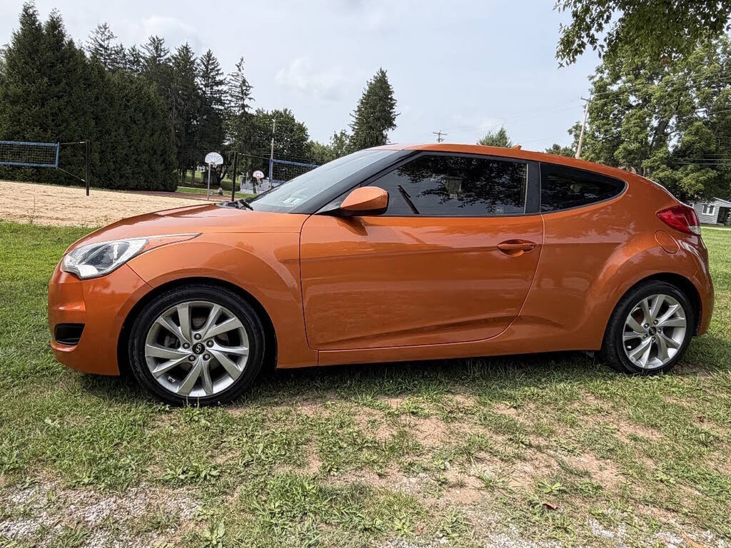 2016 Hyundai Veloster w/Black Interior