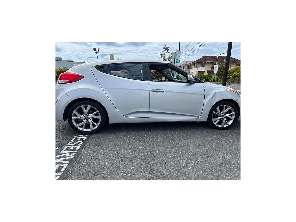2017 Hyundai Veloster w/Black Interior