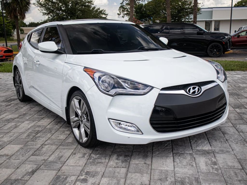 2013 Hyundai Veloster w/Gray Int