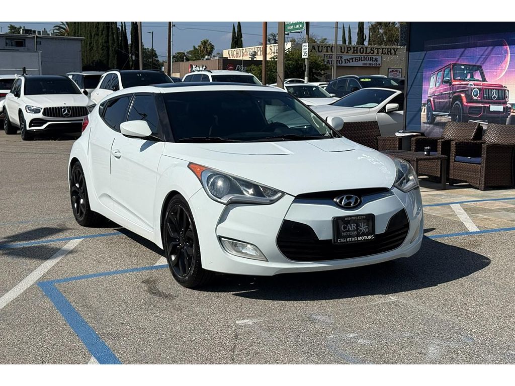 2015 Hyundai Veloster Base 6AT