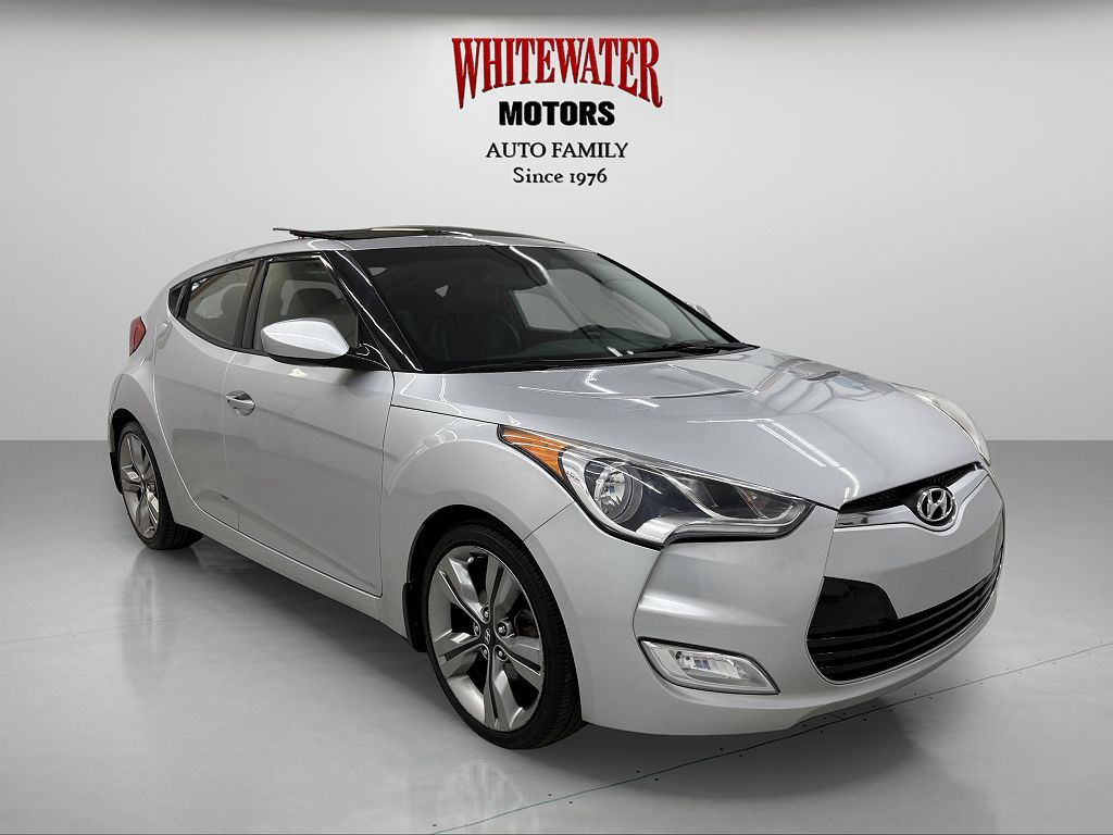 2013 Hyundai Veloster w/Black Int