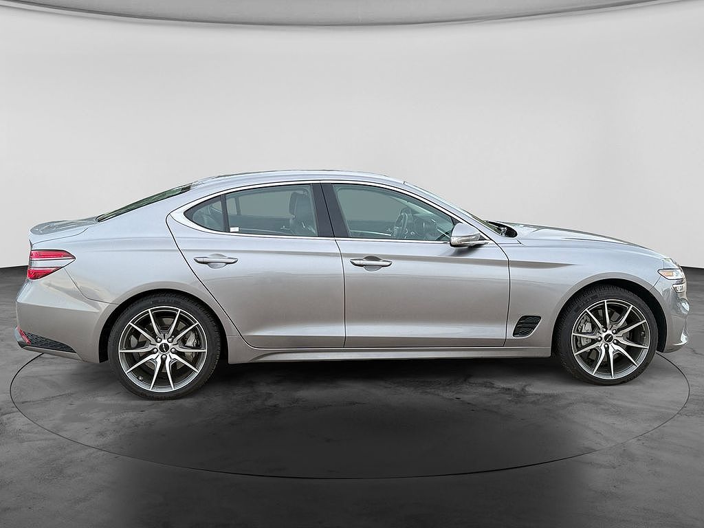 2025 Genesis G70 2.5T