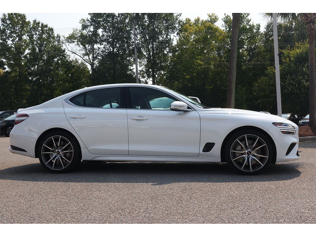 2025 Genesis G70 2.5T