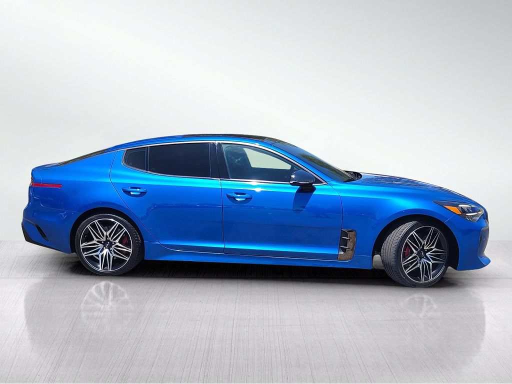 2022 Kia STINGER GT1