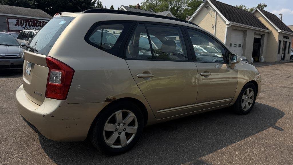 2008 Kia Rondo LX