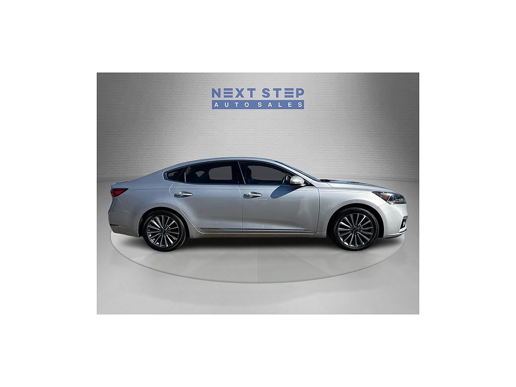 2017 Kia Cadenza Premium