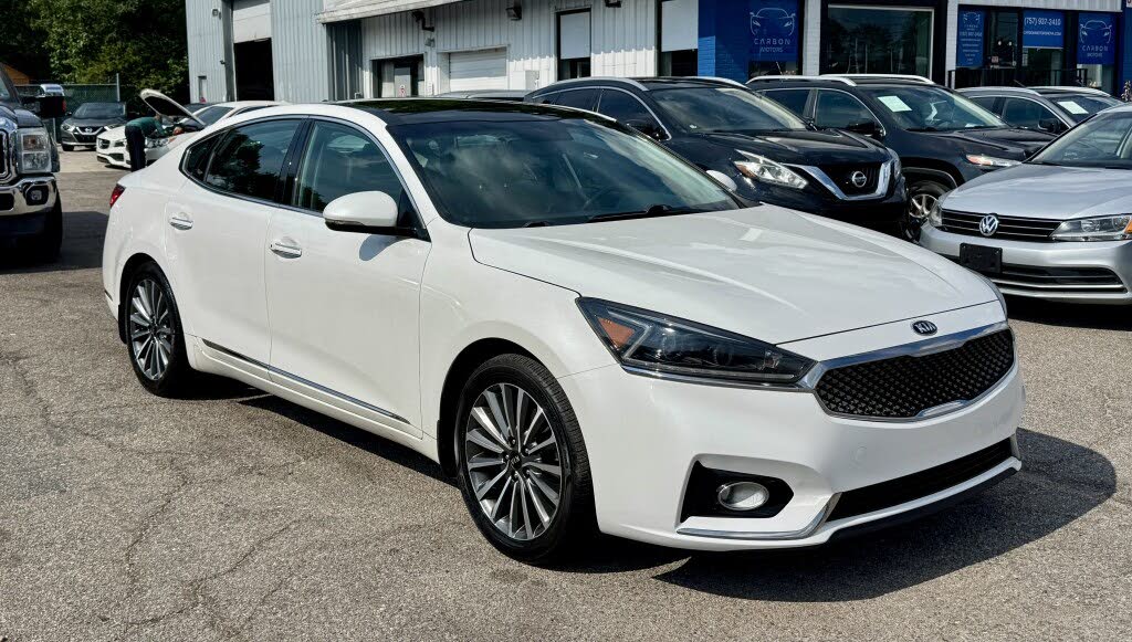 2017 Kia Cadenza Technology