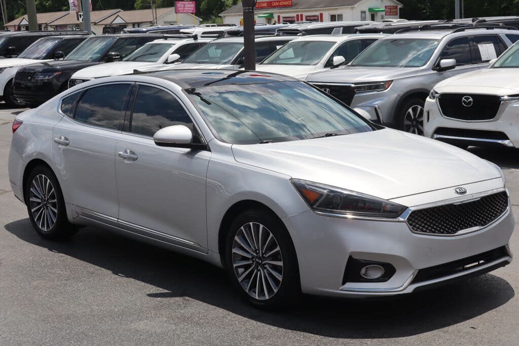 2017 Kia Cadenza Technology
