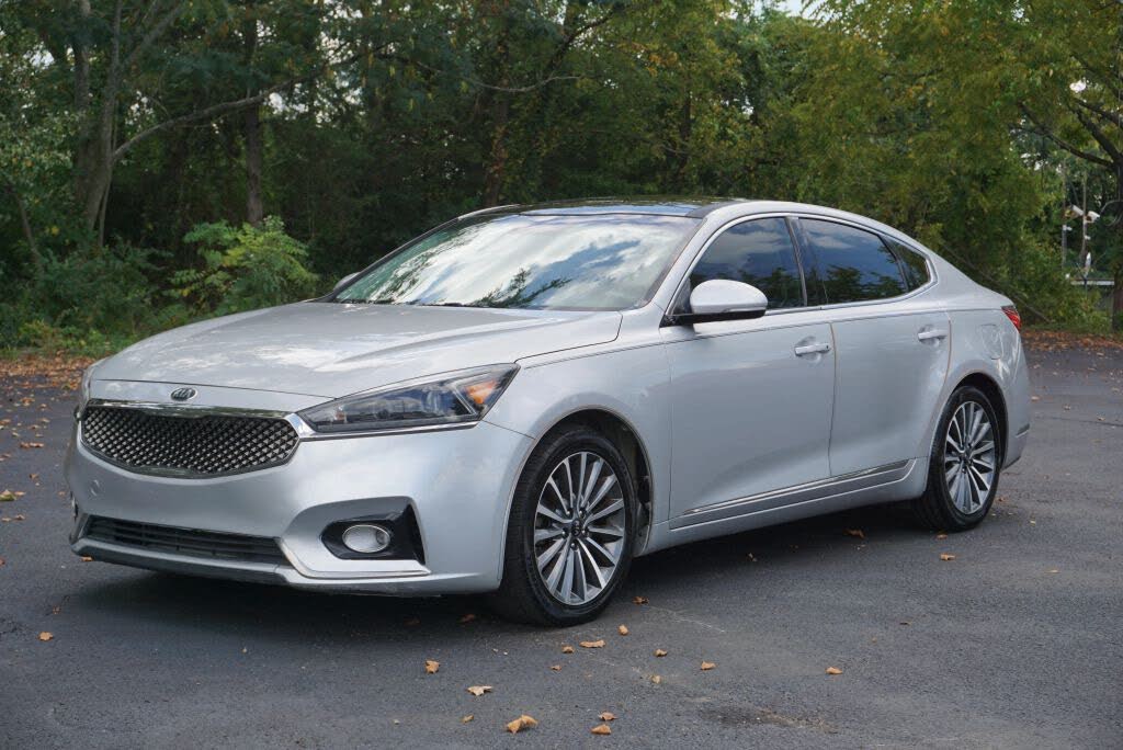 2017 Kia Cadenza Technology