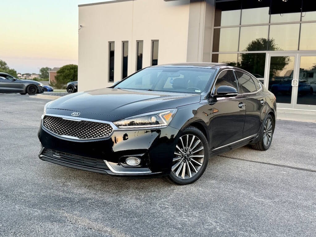 2017 Kia Cadenza Technology