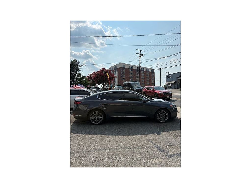 2019 Kia Cadenza Technology