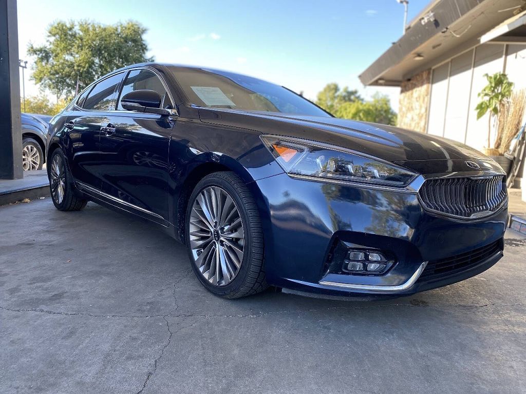 2017 Kia Cadenza Technology