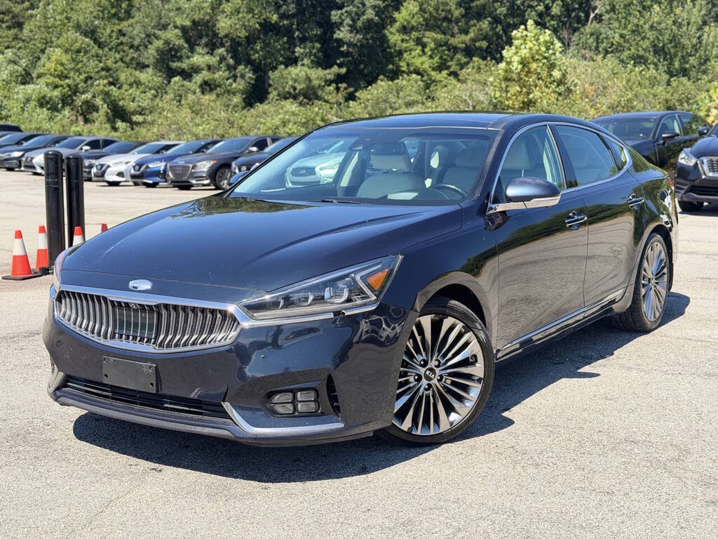 2017 Kia Cadenza Technology