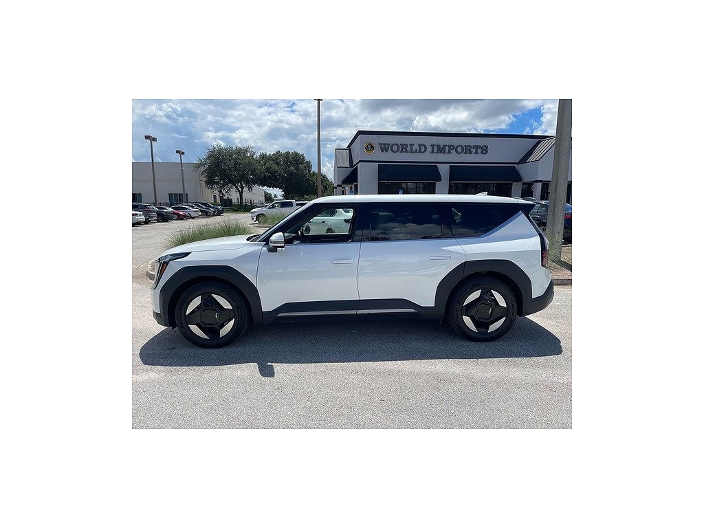 2024 Kia EV9 Light
