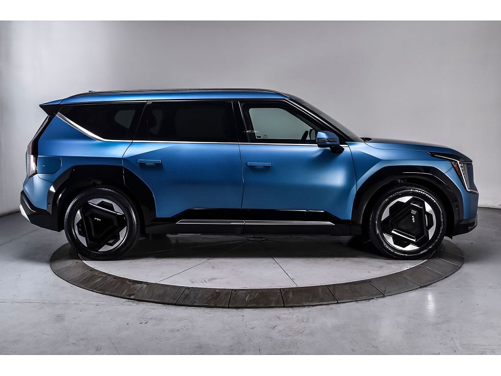 2024 Kia EV9 Land