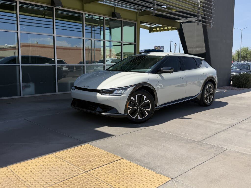 2024 Kia EV6 photo 1