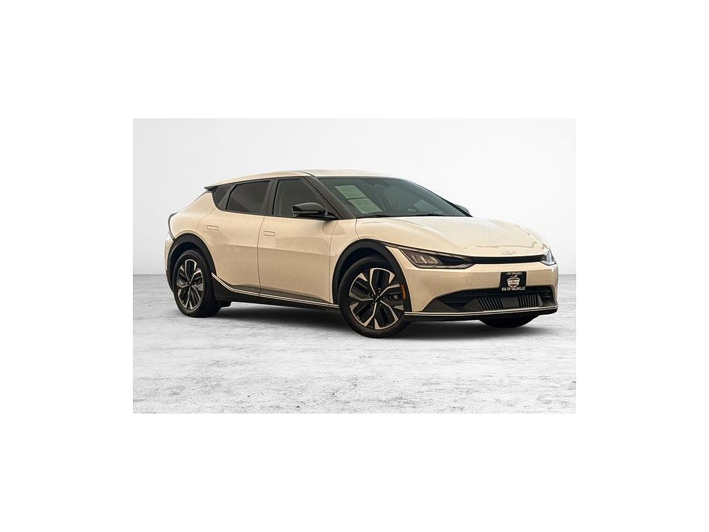2023 Kia EV6 photo 1