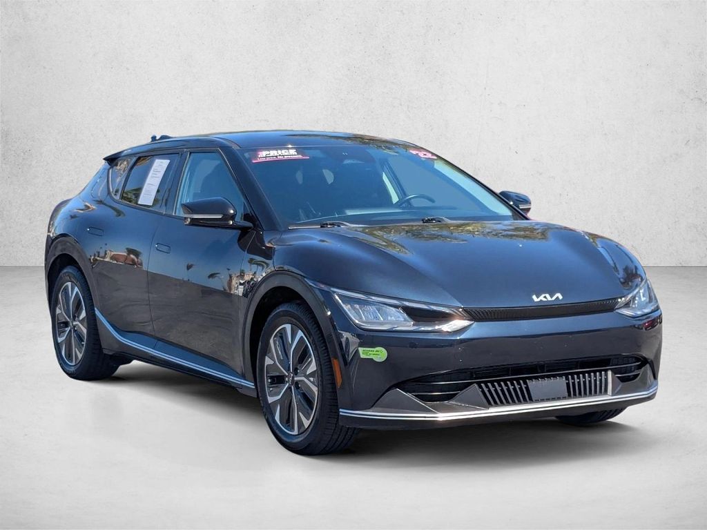 2022 Kia EV6 photo 1