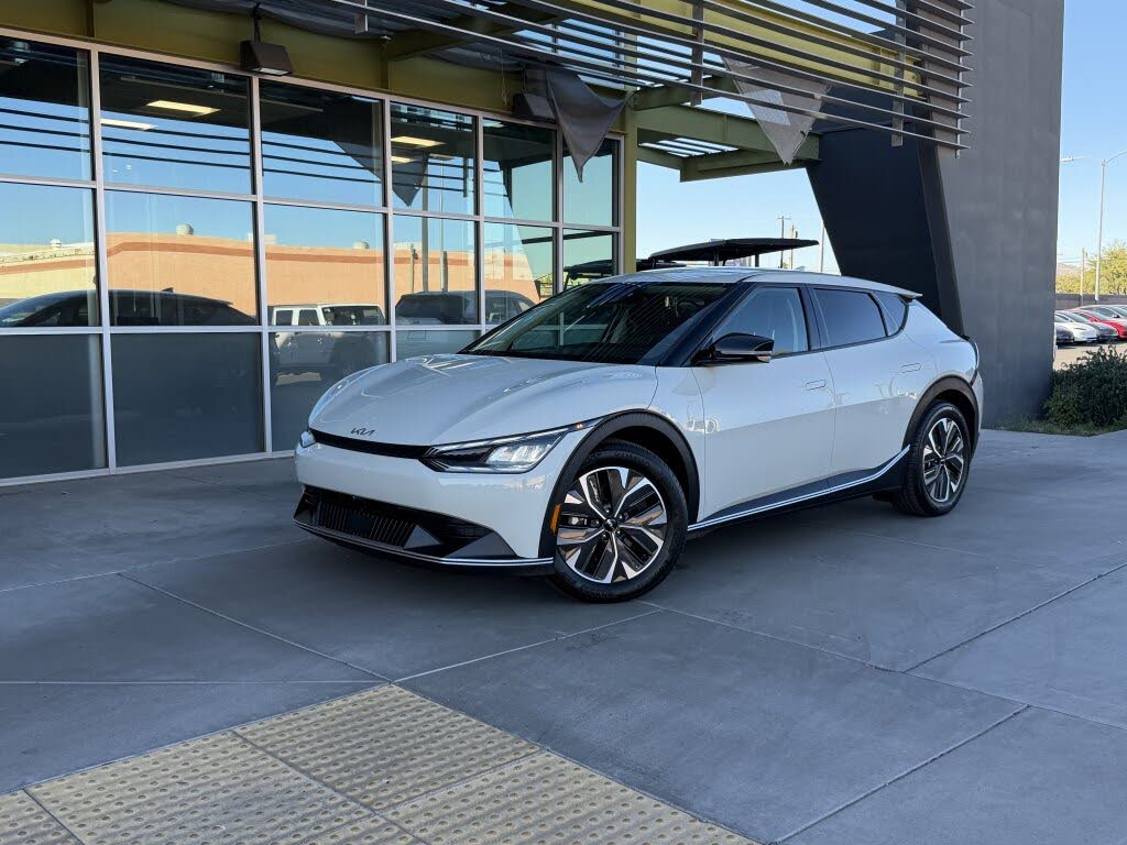 2024 Kia EV6 photo 1