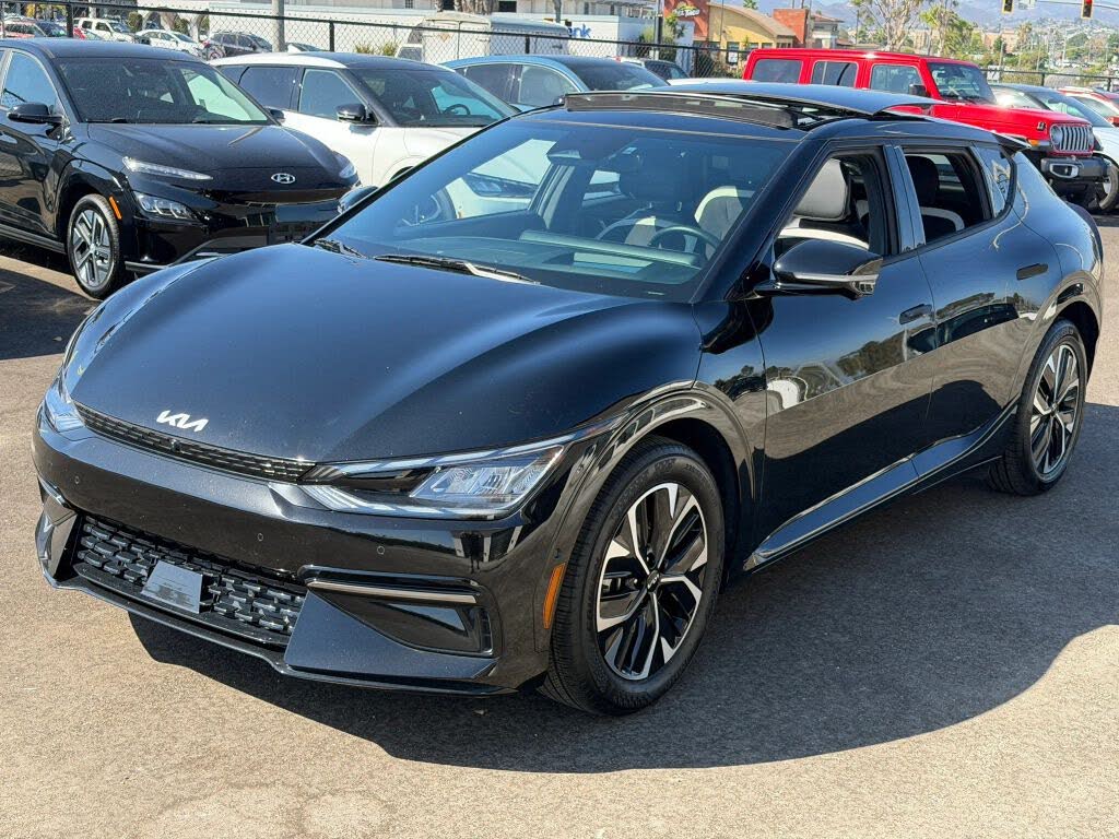 2023 Kia EV6 photo 1