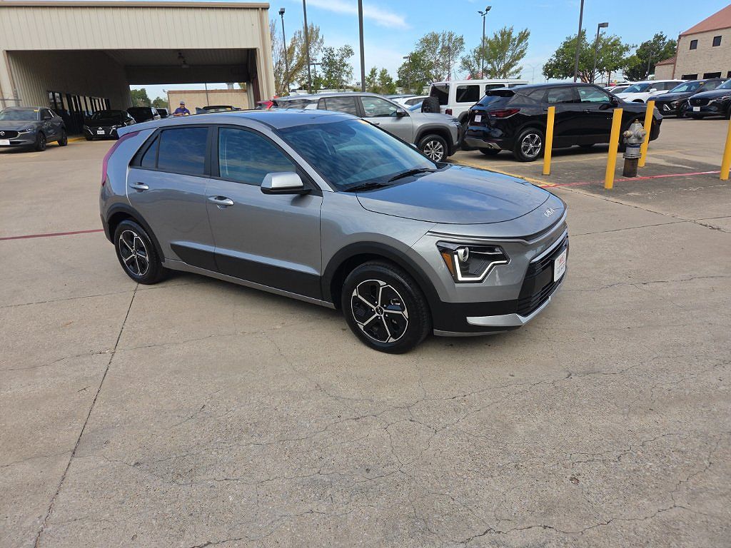 2025 Kia Niro LX