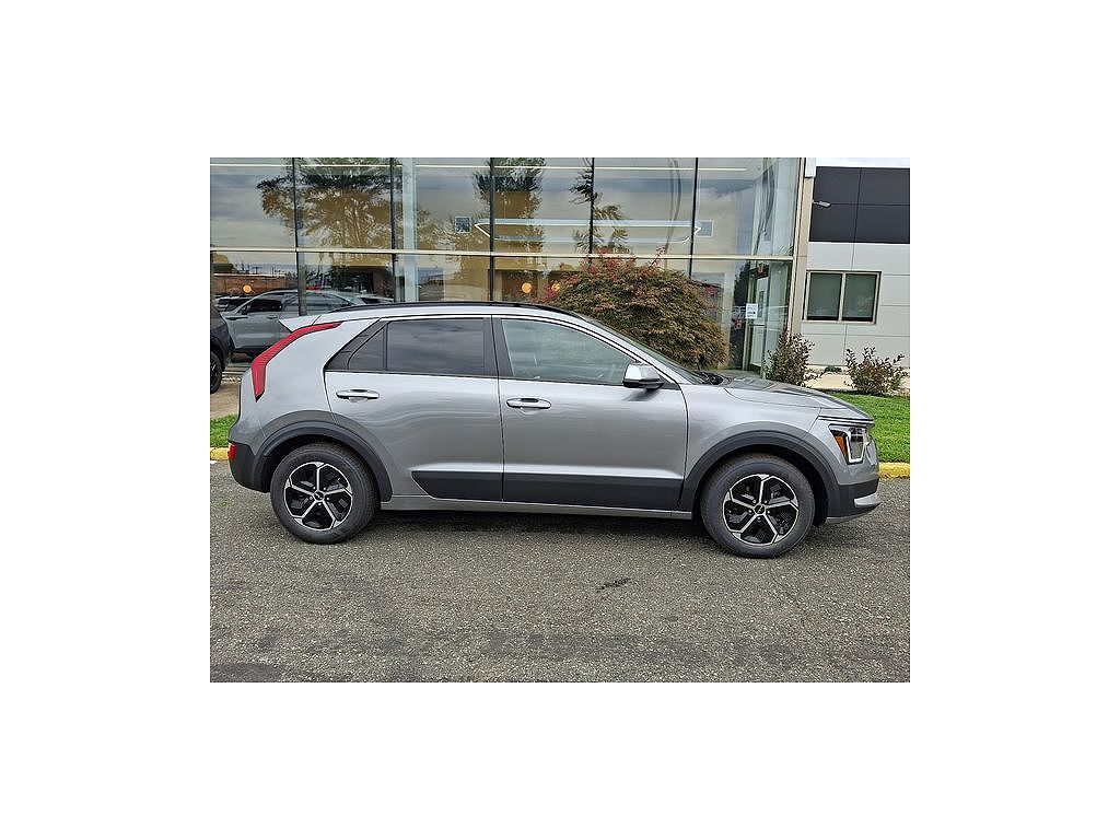 2024 Kia Niro LX