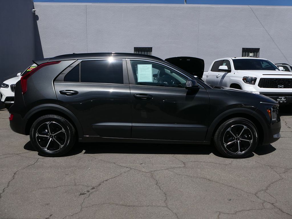 2025 Kia Niro Plug-In Hybrid EX