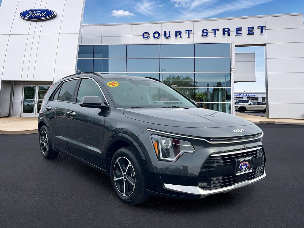 2024 Kia Niro SX