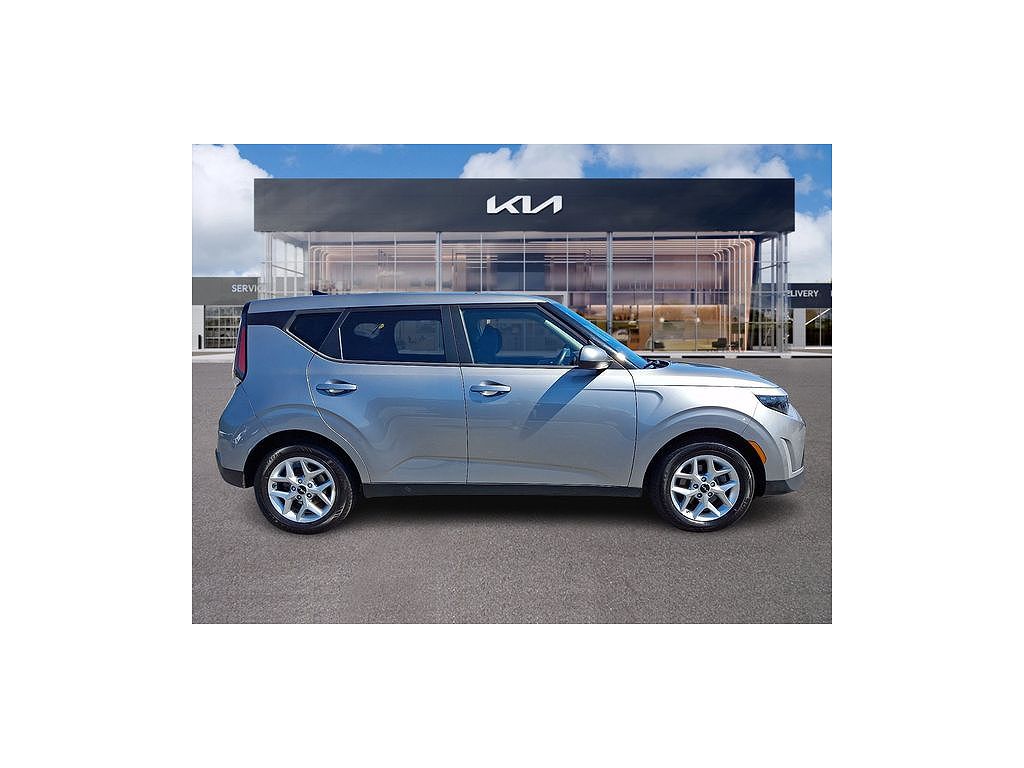 2024 Kia Soul LX
