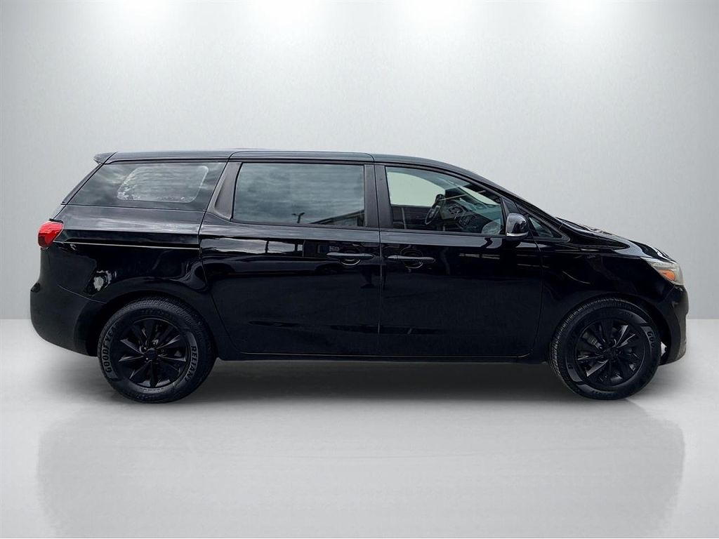 2016 Kia Sedona L