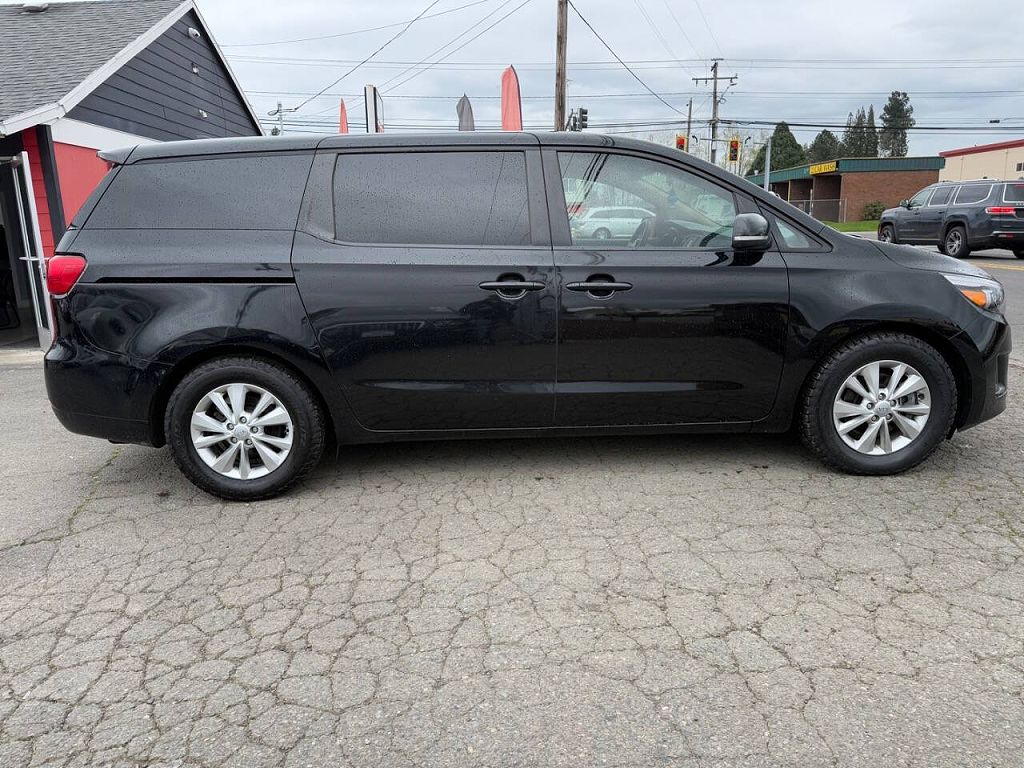 2017 Kia Sedona LX